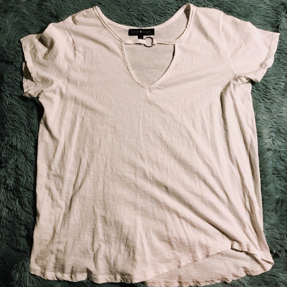 ✰ DEREK HEART PLUS ✰ Women’s keyhole top